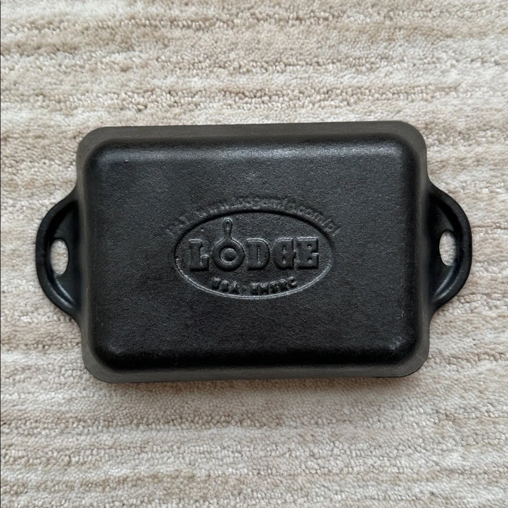 NWT Lodge Heat-Treated 10 Ounce Rectangular Cast Iron Mini Server